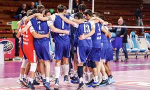 volley novara abbraccio